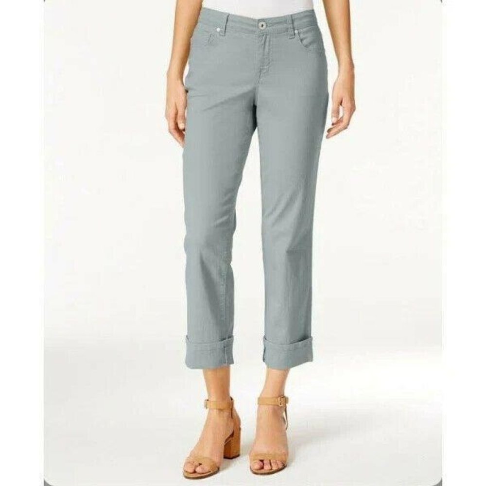 NWT Style & Co Gray Capris Petite Curvy Cuffed